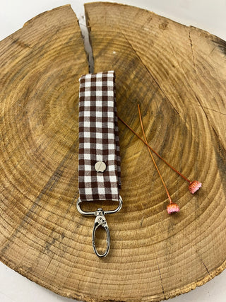 Llavero vichy marrón oscuro