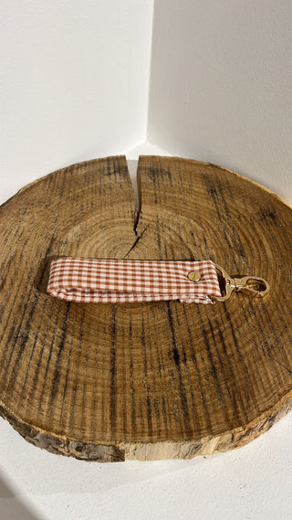 Llavero vichy canela