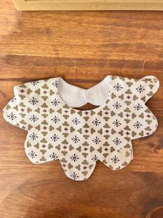Babero FLOWER / Gracia