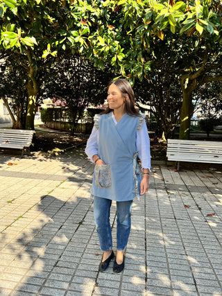 Bata cruzada cuadro azul